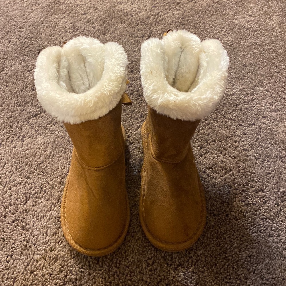 Girls boots